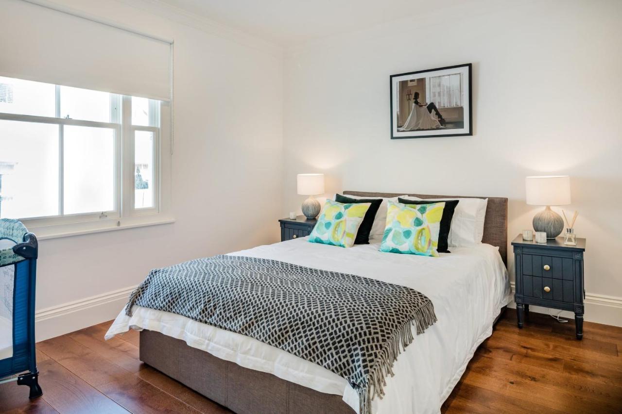Superb 3 Bed/bath Luxury + Ibiza Roof Terrace Appartement Londres